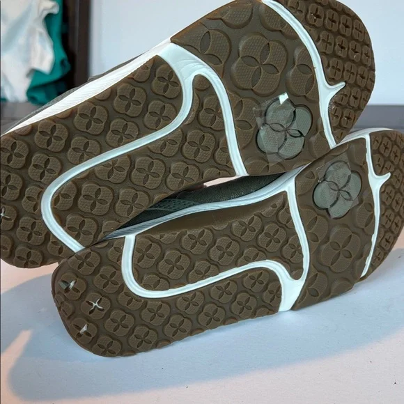 NEW Ryka Kailee Sneakers. Size 8w - Picture 7 of 8